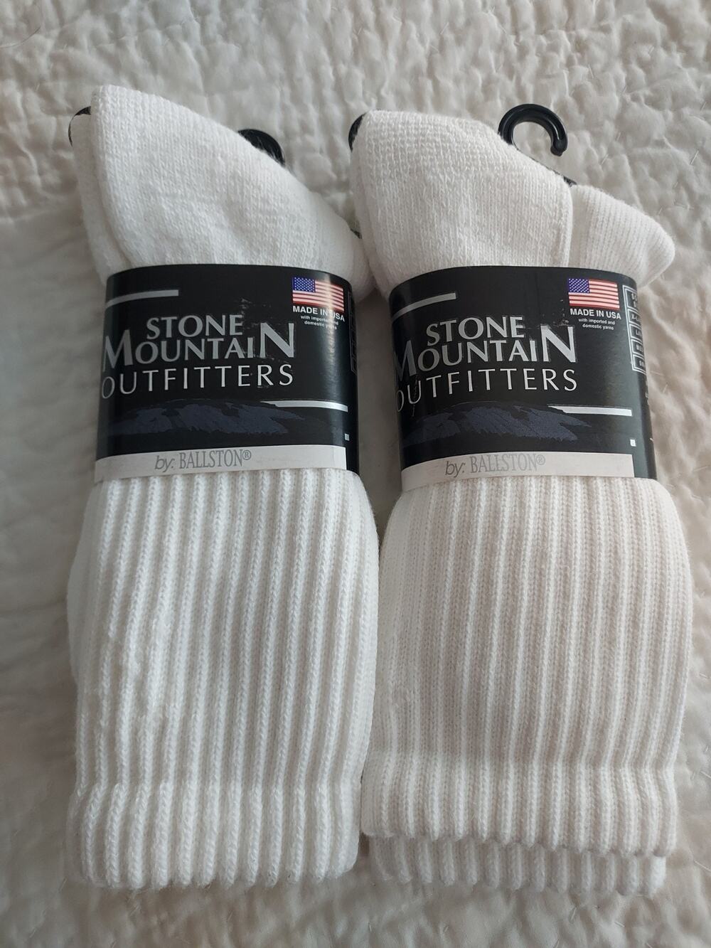New Stone Mountain USA Lot of 2 white socks Mens Coolmax size M size 3 to 8.5